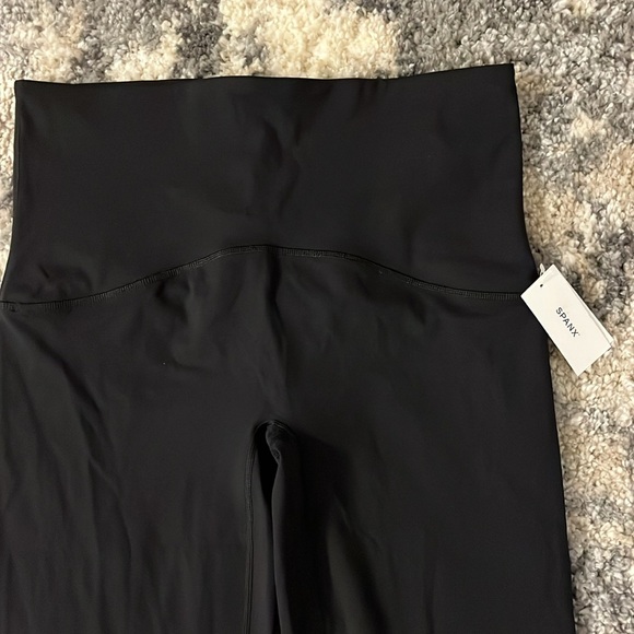 SPANX Booty Boost 7/8” Legging NWT - Picture 2 of 3